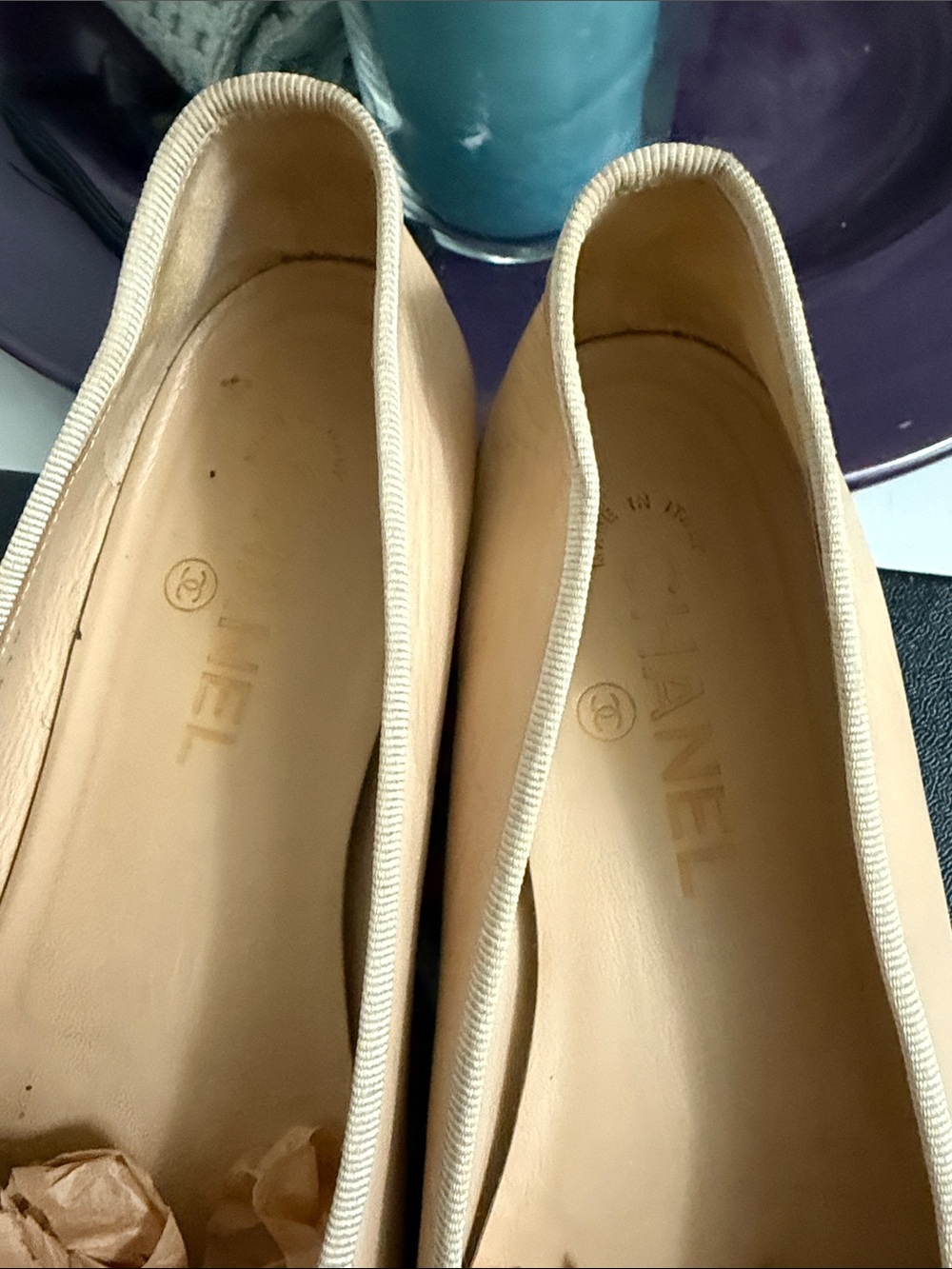 CHANEL Beige Leather Ballet Flats with Black Cap Toe - Picture 7 of 10